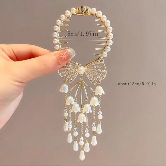 Elegant Bow and Lily Pearl Hair Accessory with Pearl & Rhinestone Accents - Picture 3 of 3
